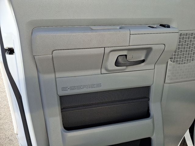 2024 Ford E-450SD 14' BOX TRUCK DRW