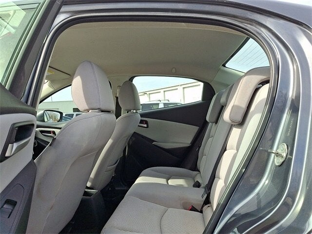 2019 Toyota Yaris LE