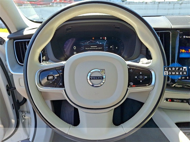 2023 Volvo XC60 B6 Ultimate Bright Theme