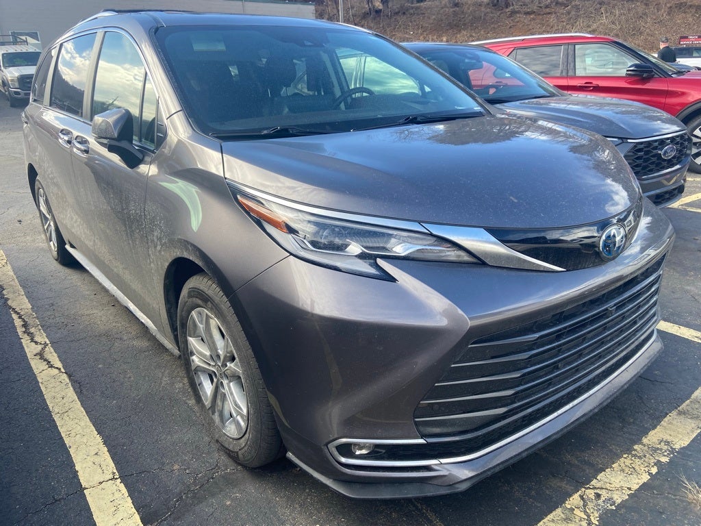 2023 Toyota Sienna Platinum 7 Passenger