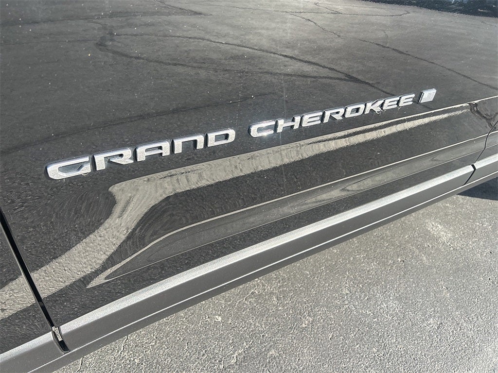 2022 Jeep Grand Cherokee L Laredo 4x4