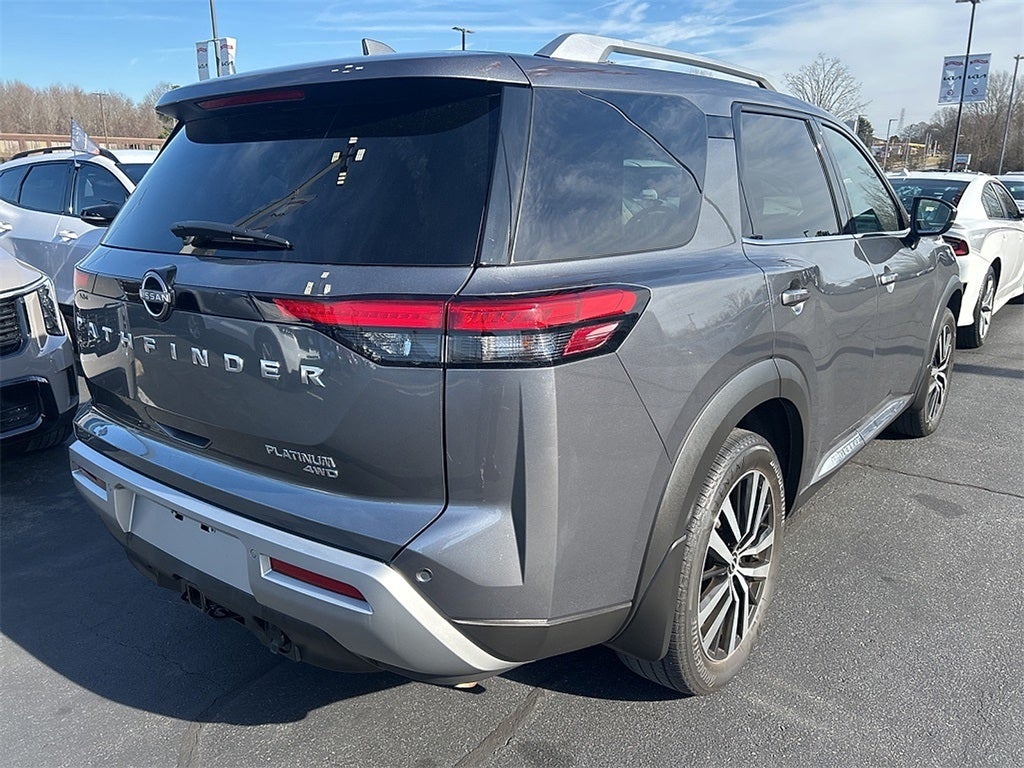 2023 Nissan Pathfinder Platinum