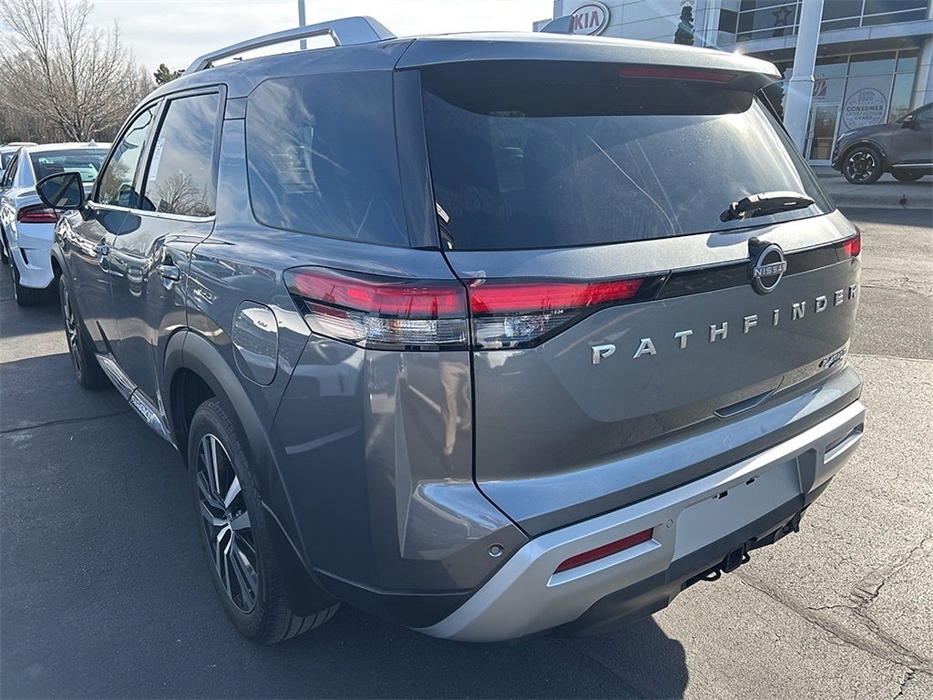 2023 Nissan Pathfinder Platinum
