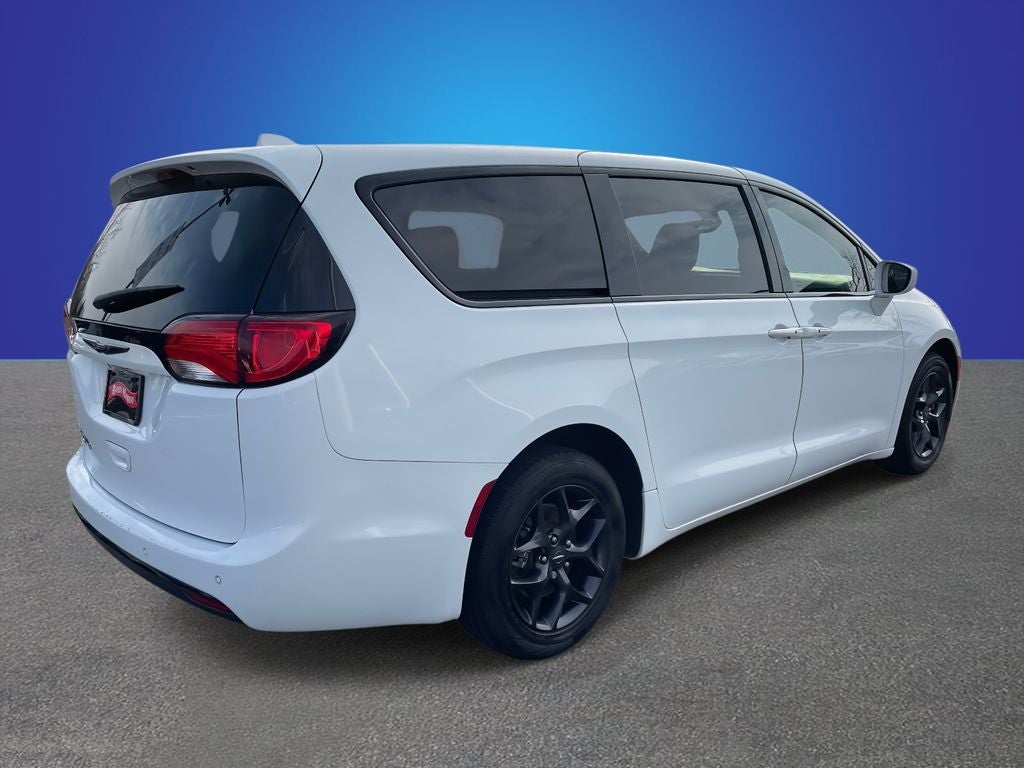 2020 Chrysler Pacifica Touring