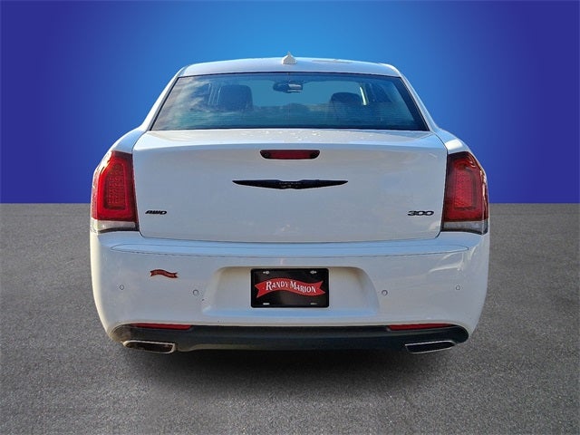 2023 Chrysler 300 Touring