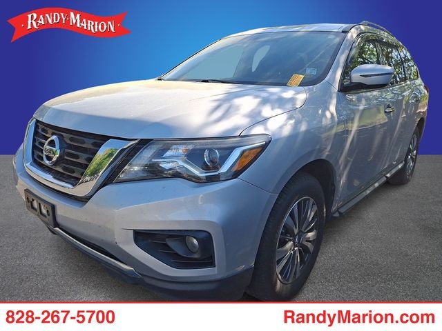 2018 Nissan Pathfinder SV