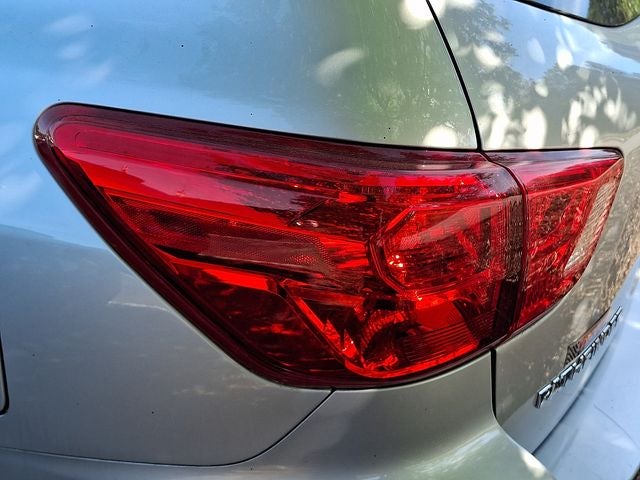 2018 Nissan Pathfinder SV