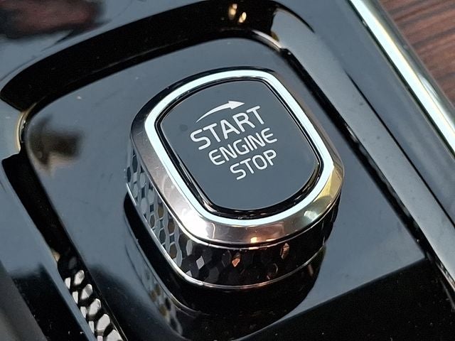 2024 Volvo S60 B5 Plus Dark Theme