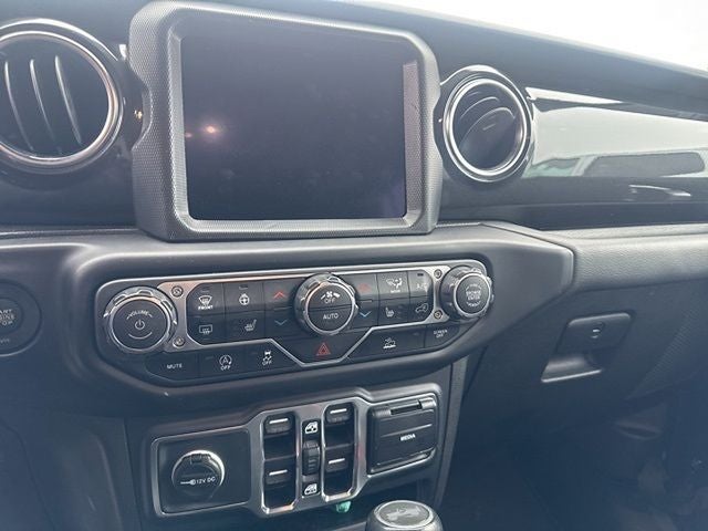 2023 Jeep Wrangler Sahara Altitude