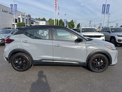 2023 Nissan Kicks SR