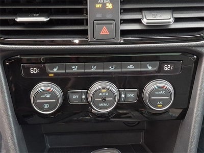 2024 Volkswagen Taos 1.5T SE Black