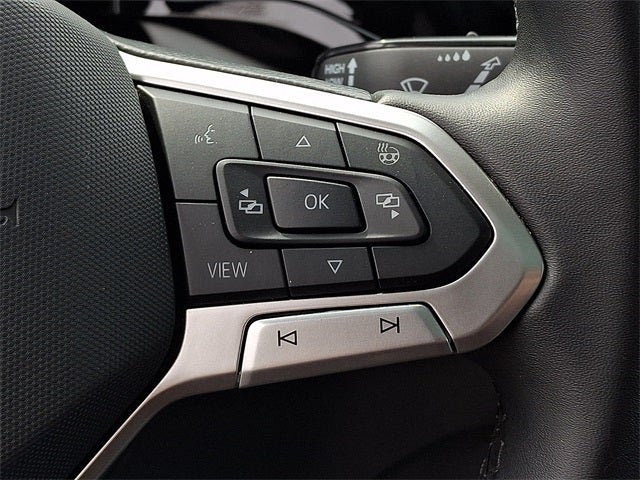 2024 Volkswagen Taos 1.5T SE Black