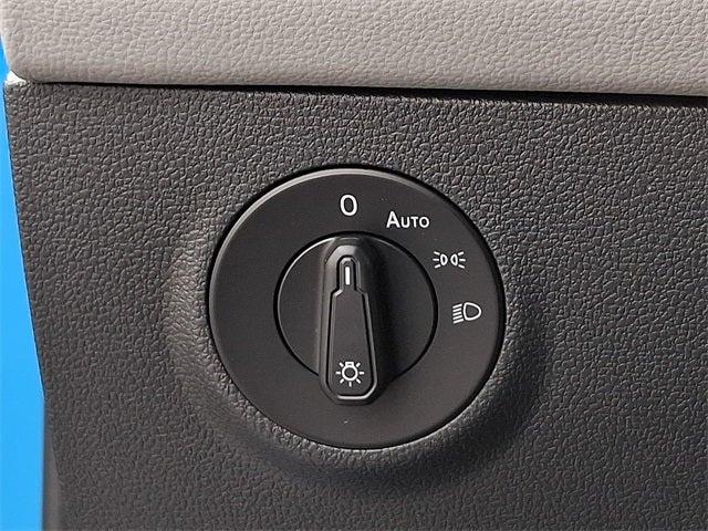 2024 Volkswagen Taos 1.5T SE Black