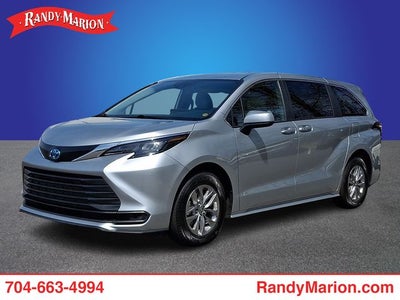 2025 Toyota Sienna LE 8 Passenger