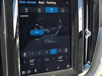 2023 Volvo XC60 B6 Ultimate Dark Theme