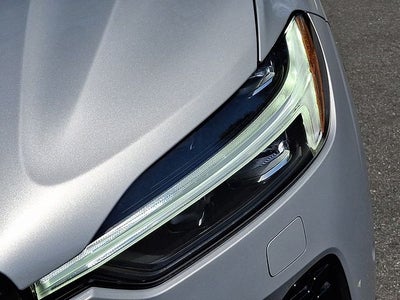 2023 Volvo XC60 B6 Ultimate Dark Theme