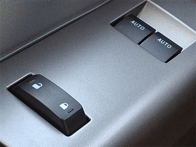 2023 Ford F-650SD Base