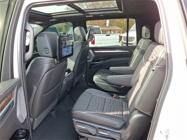 2025 Cadillac Escalade ESV Sport Platinum