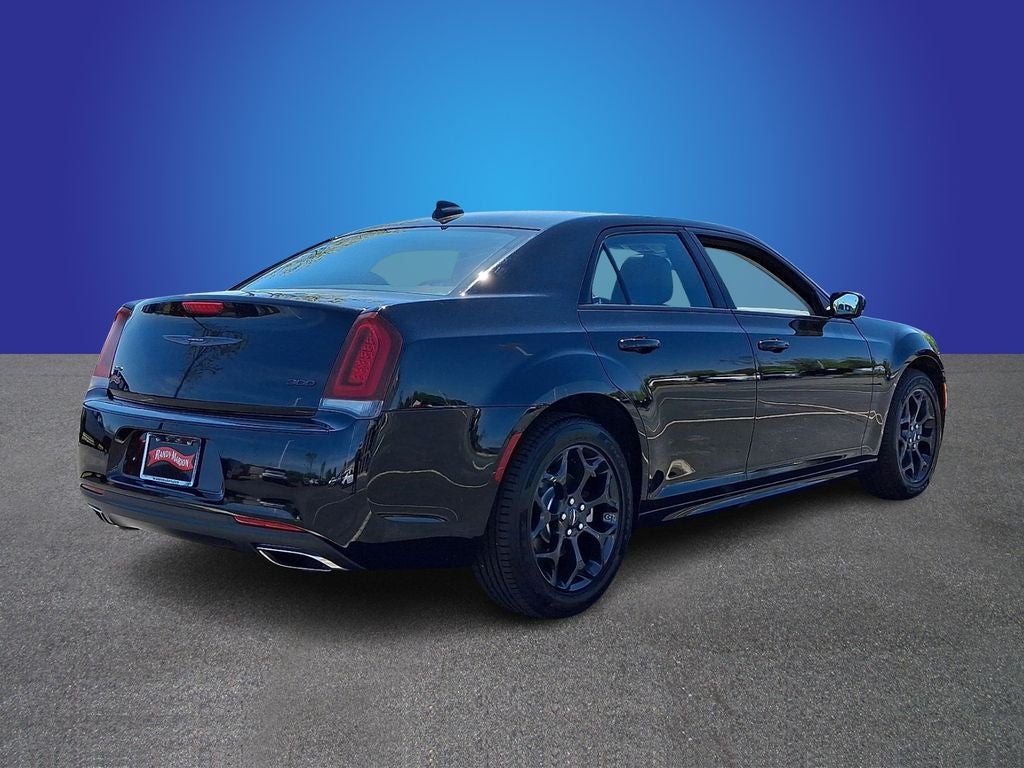 2023 Chrysler 300 Touring