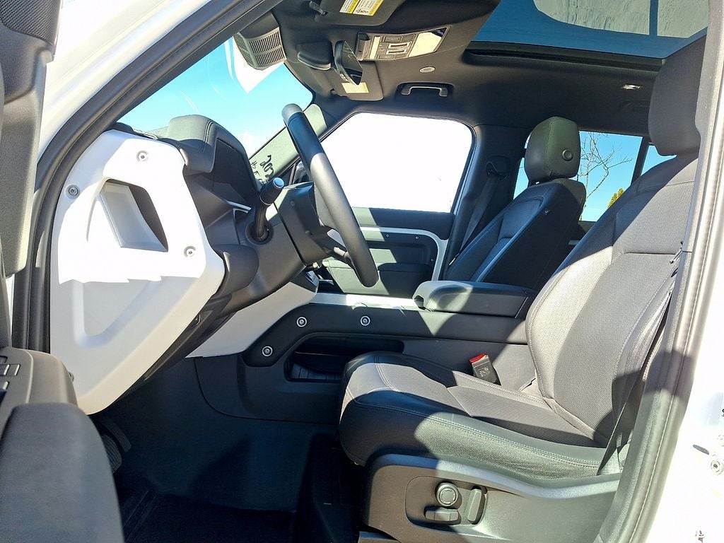 2025 Land Rover Defender 110 S