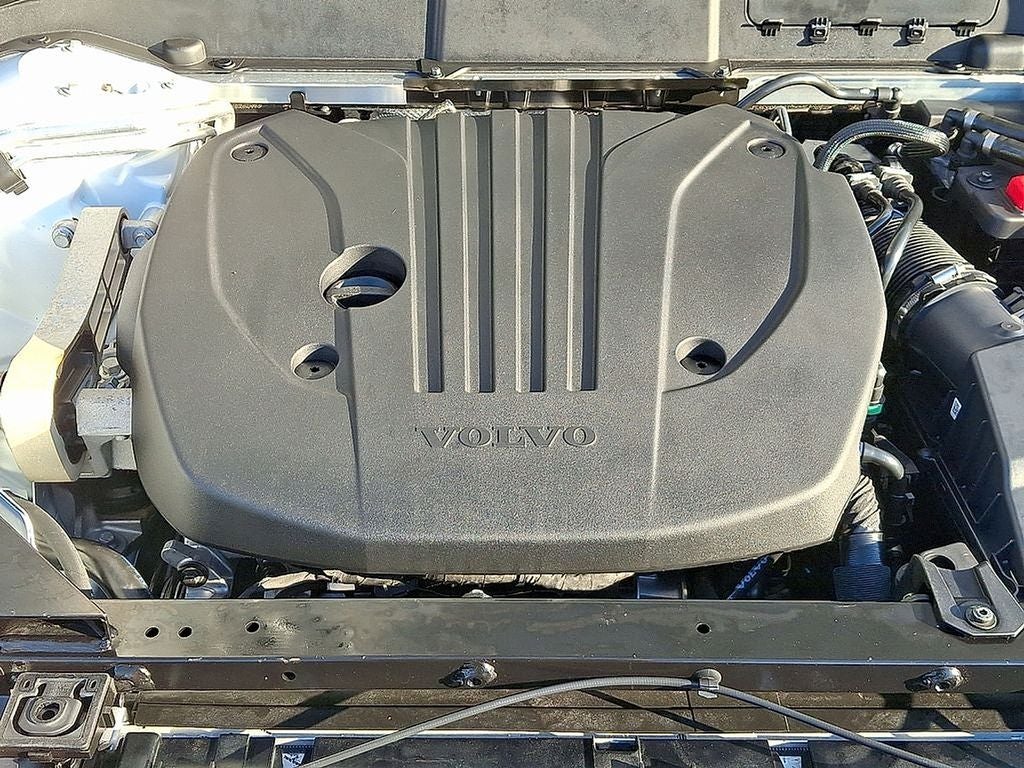2025 Volvo XC60 B5 Core