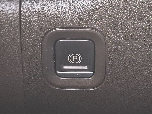 2021 Chevrolet Silverado 1500 4WD Crew Cab Short Bed LTZ